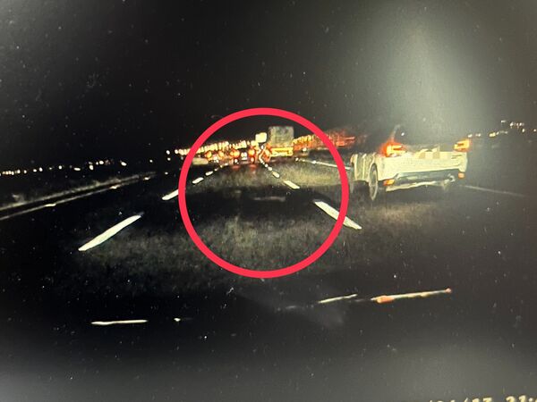 ▲國3南彰化路段因坑洞造成20車爆胎輪胎受損。（圖／國道警方提供）