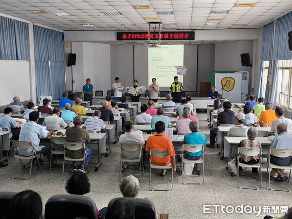 ▲▼   【布袋警分局長履新即刻反詐宣導 守護農民血汗錢】   。（圖／布袋分局提供）