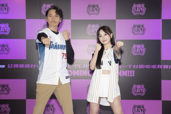 ▲黃鐙輝與若潼搭檔主持《菜鳥仔NICE PLAY》。（圖／公視台語台提供）