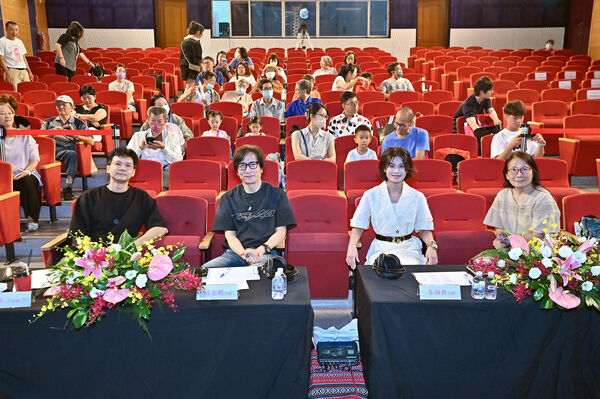 ▲▼ 鳳飛飛金曲歌唱競賽決賽評審（左起：張三、薛忠銘、朱海君及劉美蓮）。（圖／大嵙崁文教基金會提供）