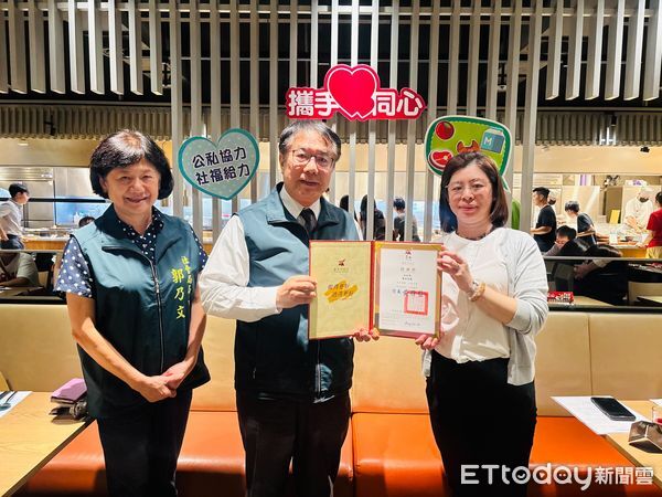 ▲台南市長黃偉哲出席公益餐會，感謝饗賓集團長期投入社會關懷。（圖／記者林東良翻攝，下同）