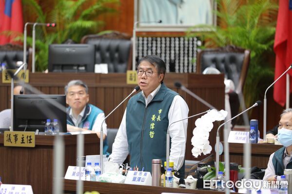 ▲台南市議會第4屆第9次臨時會18日閉幕，市長黃偉哲感謝議員支持與建言，承諾市府將持續攜手議會守護市民福祉。（圖／記者林東良翻攝，下同）