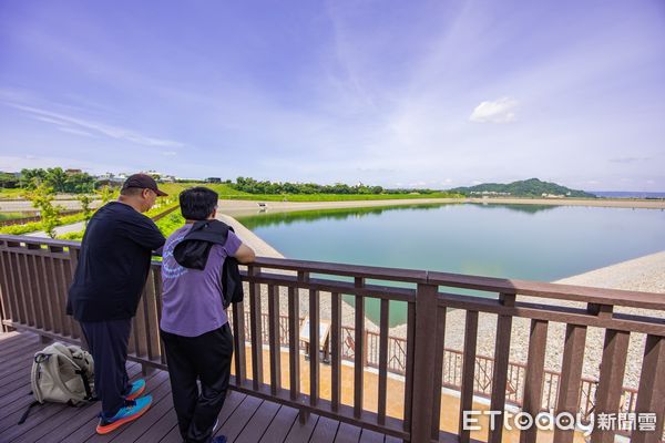 ▲南投百K自行車小鎮漫遊活動，於草屯工藝中心展開鳥嘴環潭騎遊。（圖／南投縣政府提供）