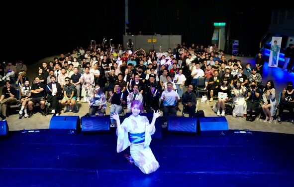 ▲▼河北彩伽「台灣演唱會」浴衣登場　台女優胎尼現身貼貼合照。（圖／翻攝Trend Girls Taiwan）