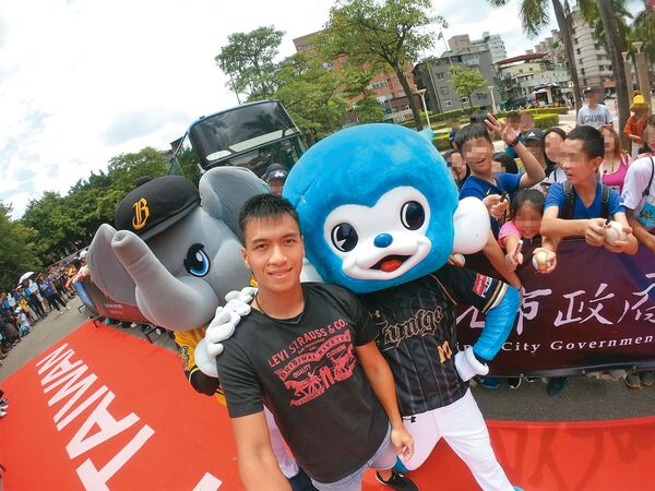 星光掀波瀾／獨家！嘴砲捲桃色風波　林立控球迷妨害自由踢鐵板