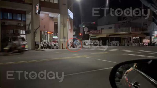 ▲員警被查出在勤務中遛「私家犬」            。（圖／記者吳奕靖翻攝）