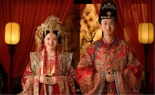 ▲▼ 陸外賣員、娶美國女博士            。（圖／翻攝 中國外賣員娶美國老婆）