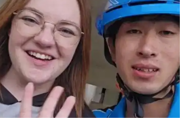 ▲▼ 陸外賣員、娶美國女博士            。（圖／翻攝 中國外賣員娶美國老婆）