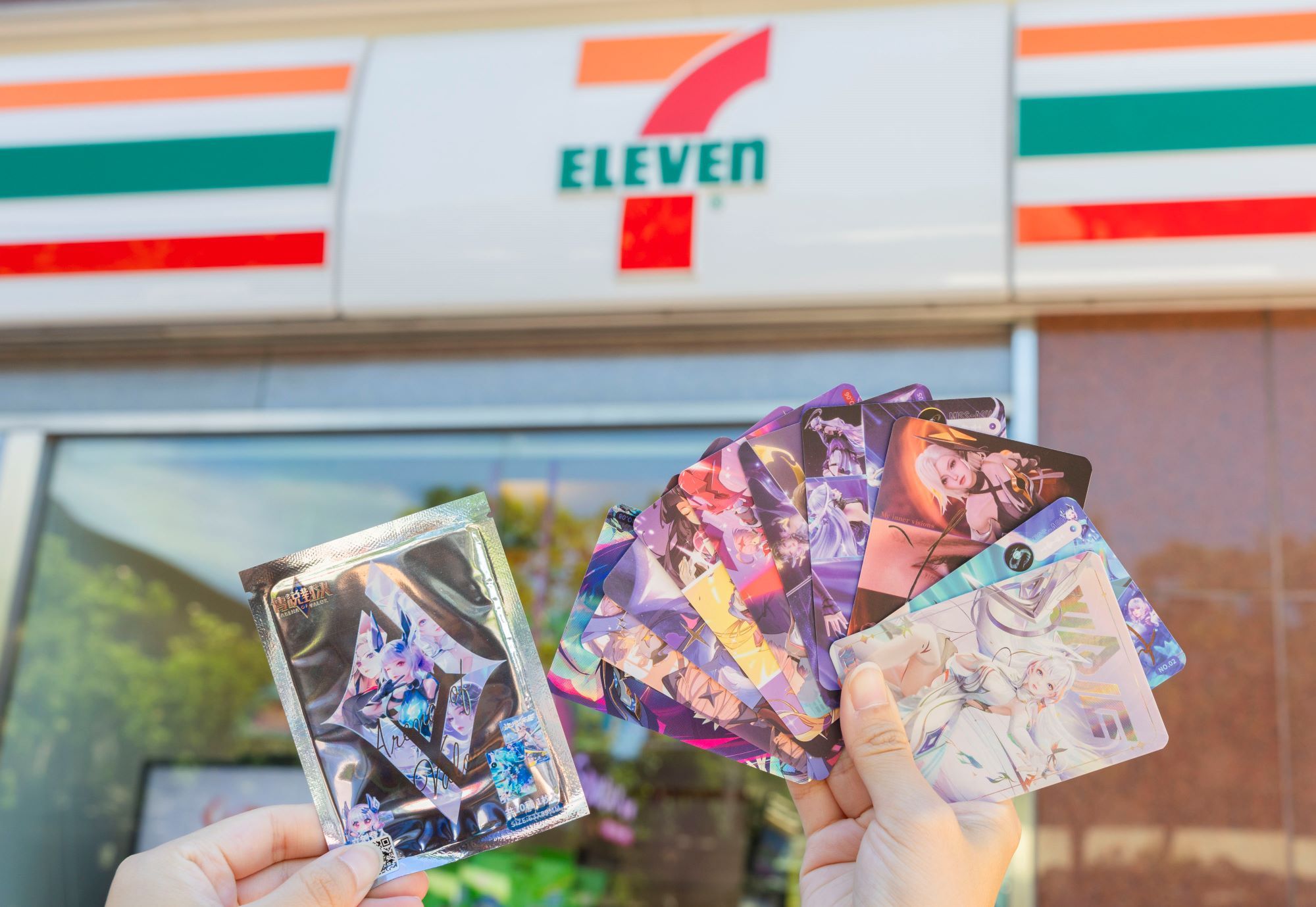 ▲▼7-11推出獨家「御飯糰痛包（娃包），還在APP推出「指定御飯糰集點GO」活動。（圖／業者提供）