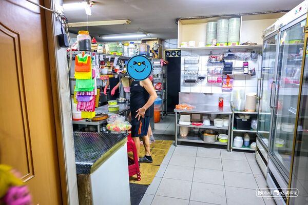 ▲▼全球炸雞排骨飯。（圖／部落客陳小可的吃喝玩樂授權提供