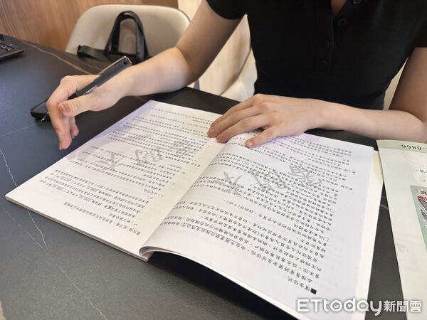 ▲▼ 買房,簽約,簽約示意圖,預售屋,合約照            。（圖／記者陳筱惠攝）