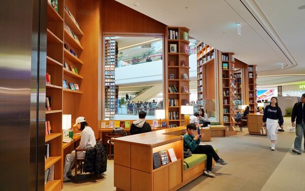 ▲▼Starfield星空圖書館。（圖／部落客mika授權提供）