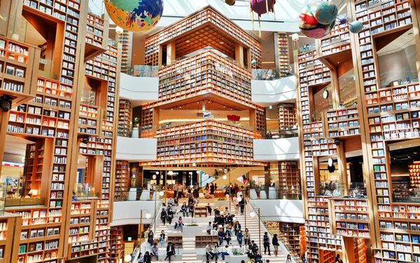 ▲▼Starfield星空圖書館。（圖／部落客mika授權提供）