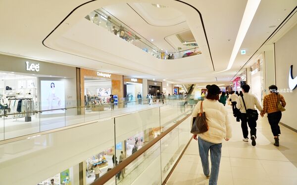 ▲▼Starfield星空圖書館。（圖／部落客mika授權提供）