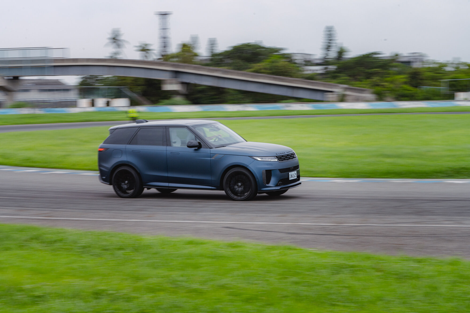 ▲Range Rover Sport SV Edition Two大鵬灣試駕。（圖／翻攝自JLR）