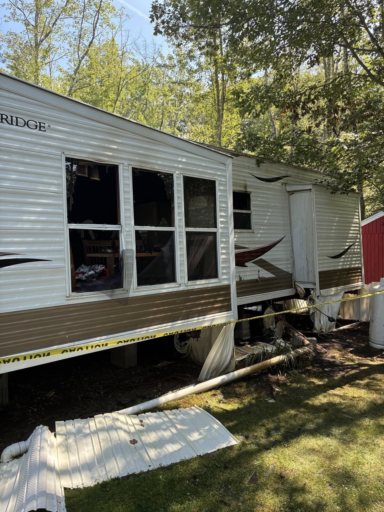 ▲露營車點蠟燭慶生爆炸，兩閨蜜雙亡。（圖／翻攝Maine State Fire Marshal臉書）