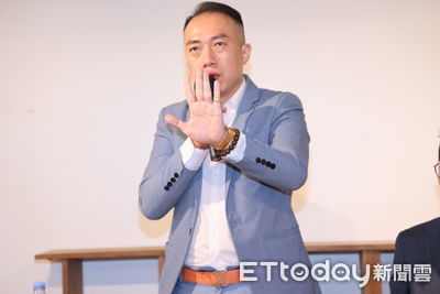 網紅安哥半夜接粉絲來電 陪聊三小時「救回一命」