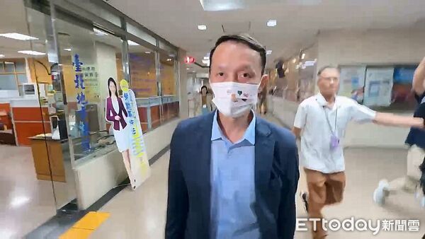 ▲▼和泰興業公司策略長黃海清19日到台北地院作證，說明2022年請商界友人捐款台灣民眾黨桃園市長候選人賴香伶過程。（圖／記者黃哲民攝）