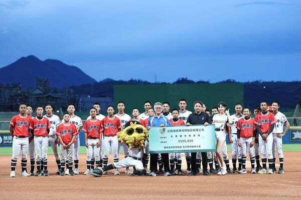 ▲台鋼雄鷹捐助10萬助台東體中重建。（圖／台鋼雄鷹提供）