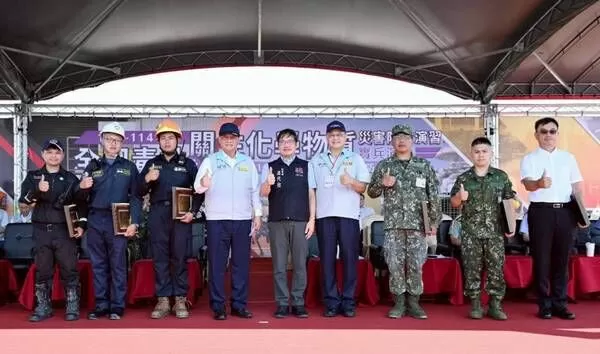 ▲桃園防災實兵演練，機器犬與救災機器人出動