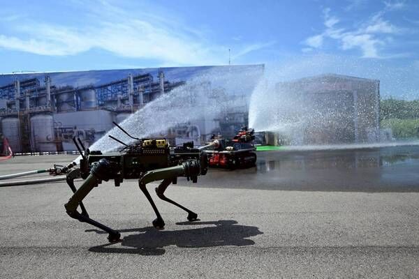 ▲桃園防災實兵演練，機器犬與救災機器人出動