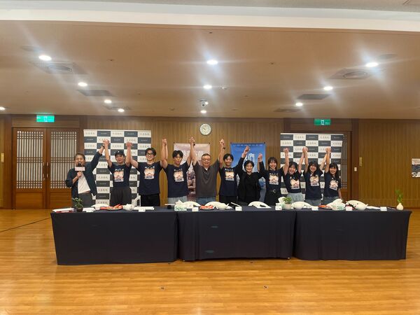 ▲《我們六個》舉辦映後直播，演員們都看到落淚。（圖／大愛電視提供）