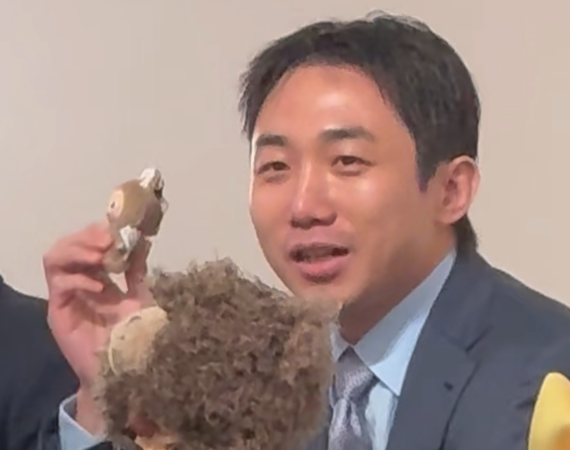 ▲▼5cm迷你版LABUBU來了。（圖／翻攝自微博）