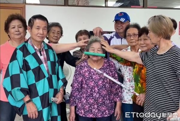 ▲老人版鬼滅之刃,全成基金會。（圖／記者游瓊華攝）