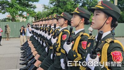 北京閱兵「女兵訓練公開」　大汗淋漓仍堅持：練兵好時節！