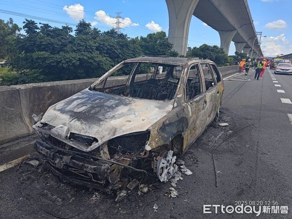 ▲▼             國1桃園段火燒車。（圖／記者沈繼昌翻攝，下同）