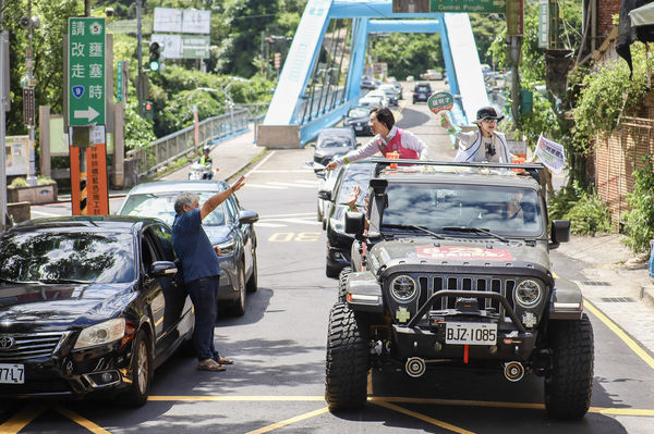 ▲▼823罷免投票倒數三天，新店車掃出發！蘇巧慧：將守護民主的聲音傳入每個家戶。（圖／民進黨新北市黨部提供）