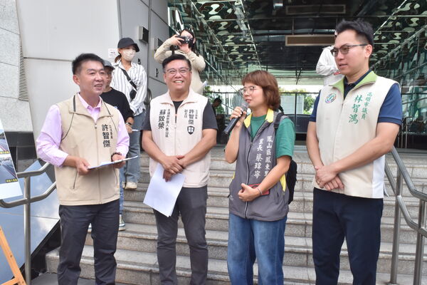 ▲▼民進黨湧言會高雄市議員林智鴻及黃飛鳳表態挺立委許智傑選高雄市長。（圖／立委許智傑國會辦公室提供）