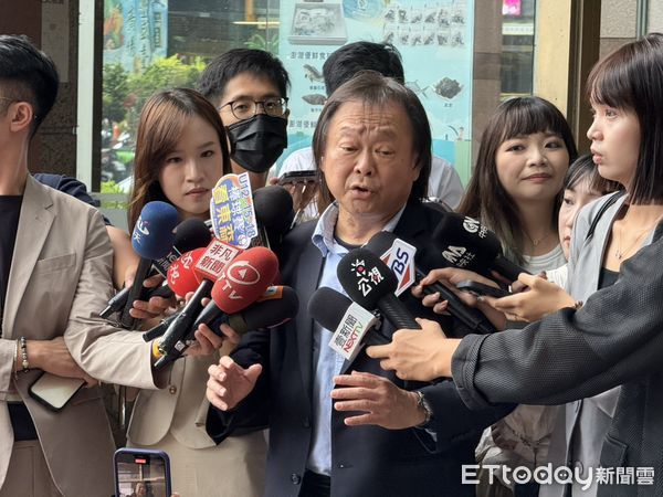 ▲▼民進黨立委王世堅受訪。（圖／記者杜冠霖攝）