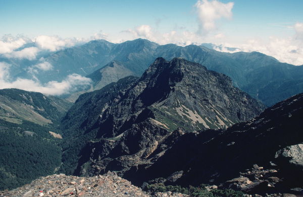 ▲▼玉山國家公園，圖為玉山東峰。（資料照／玉山國家公園提供）