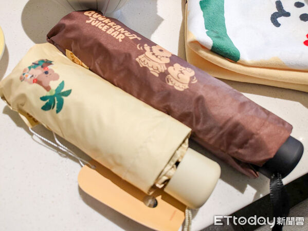 ▲爭鮮攜手DINOTAENG矮袋鼠推限量周邊。（圖／記者黃士原攝）