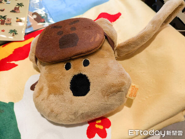 ▲爭鮮攜手DINOTAENG矮袋鼠推限量周邊。（圖／記者黃士原攝）