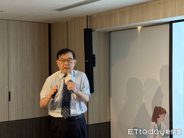 ▲▼李慶雲文教基金會董事長、台大兒童感染科醫師黃立民。（圖／記者洪巧藍攝）