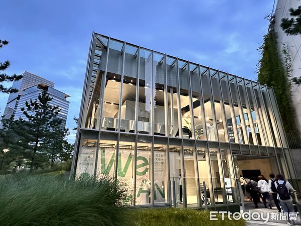 ▲▼「We TAIWAN」在大阪VS.的《台灣光譜》展覽，第3周大排長龍。（圖／記者林育綾攝）