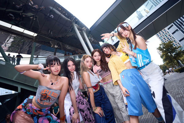 ▲▼女團babyMINT在信義區舉辦舞蹈快閃。（圖／華研國際提供）