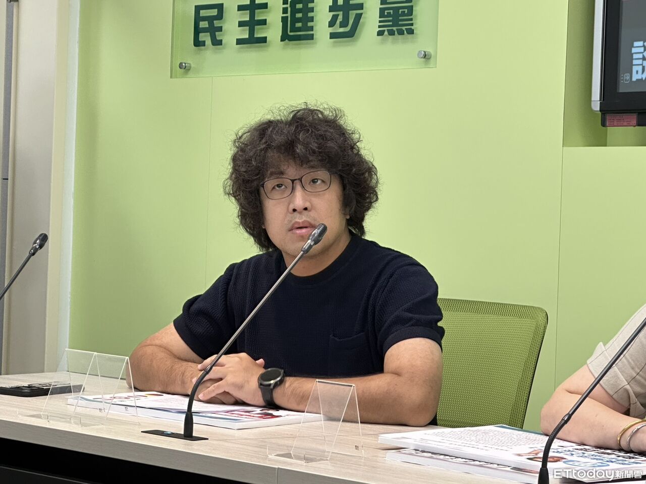 [政治] 北市警局：沈伯洋自己說不用報案