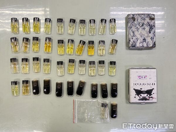 ▲台南市警四分局育平派出所突擊安平大樓，查獲42個俗稱「喪屍煙彈」的依託咪酯電子菸彈等毒品一批。（記者林東良翻攝，下同）