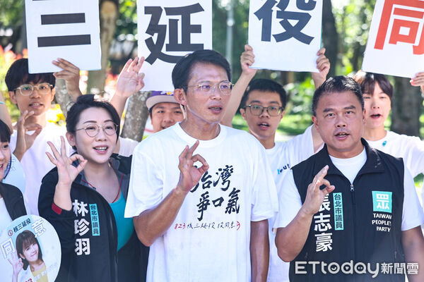 ▲民眾黨主席黃國昌出席核三延役投同意車掃。（圖／記者林敬旻攝）