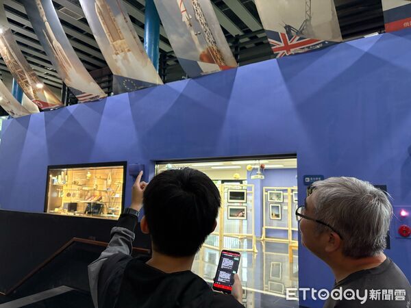 ▲南瀛天文館推出「星際千里傳情」七夕限定實境解謎活動，邀民眾化身紅娘闖關。（記者林東良翻攝，下同）