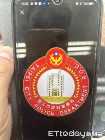 ▲▼高雄岡山區一名婦人，日前落入假檢警的詐騙老梗，被行員發現報警，經警方勸說下，成功阻詐保住150萬積蓄。（圖／記者吳世龍翻攝）