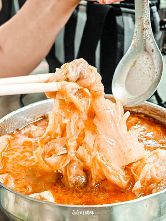 ▲▼阿專砂鍋魚頭。（圖／部落客胖貓咪的奇幻旅程授權提供）