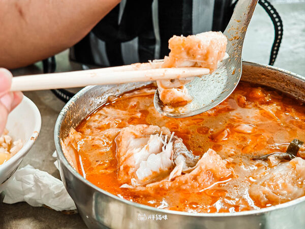 ▲▼阿專砂鍋魚頭。（圖／部落客胖貓咪的奇幻旅程授權提供）