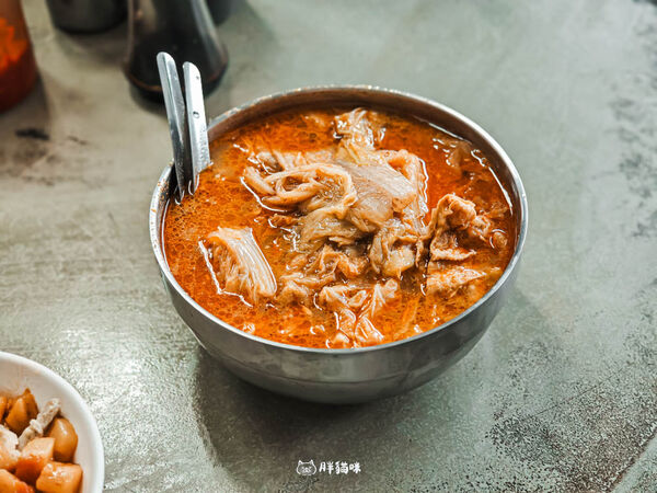 ▲▼阿專砂鍋魚頭。（圖／部落客胖貓咪的奇幻旅程授權提供）