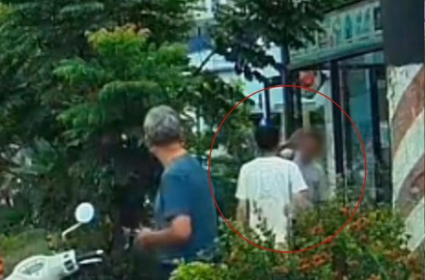▲台南九份子大道發生違停糾紛，男子持球棒恐嚇行人，影片在網路瘋傳。（圖／翻攝自社會事新聞影音）
