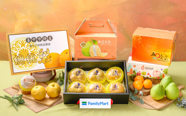 ▲▼全家推出水果系新品，還有多款香蕉牛奶飲料。（圖／業者提供）