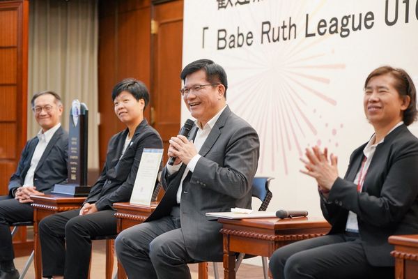 ▲▼外交部長林佳龍主持「貝比魯斯聯盟U16女子壘球世錦賽」奪冠慶賀茶會，勉勵台灣青年勇敢走向世界（圖／外交部提供）